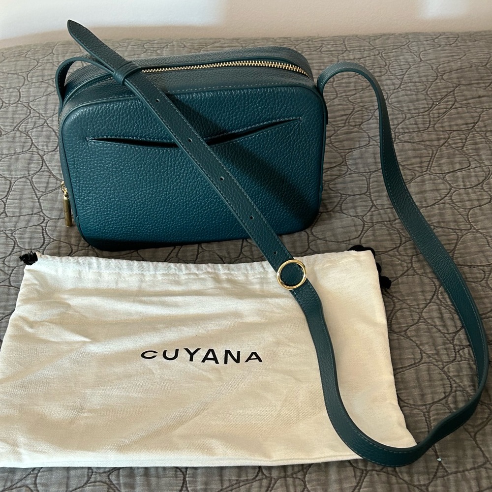 Cuyana Crossbody Camera Bag - Deep Ocean